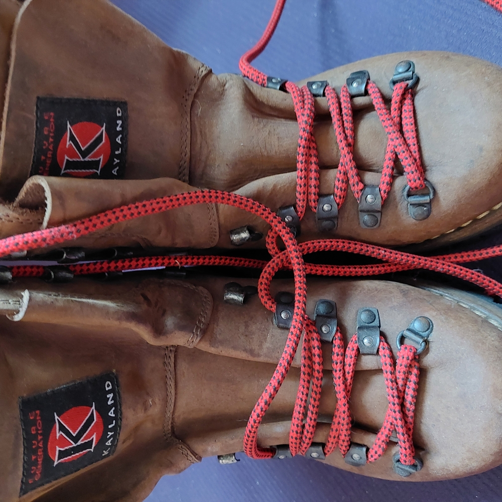 Kayland Brown Hiking Boots with Red Laces